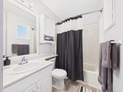 209-1004 23Rd Avenue, Cranbrook, BC - Indoor Photo Showing Bathroom
