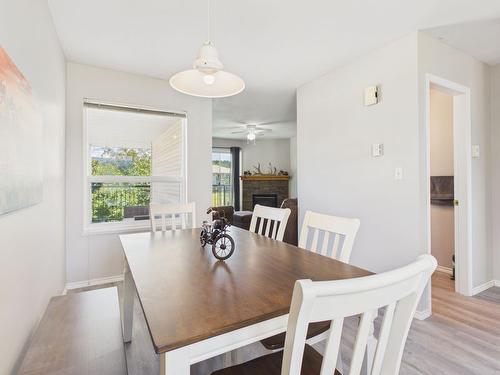 209-1004 23Rd Avenue, Cranbrook, BC - Indoor Photo Showing Dining Room