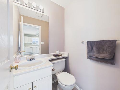 209-1004 23Rd Avenue, Cranbrook, BC - Indoor Photo Showing Bathroom
