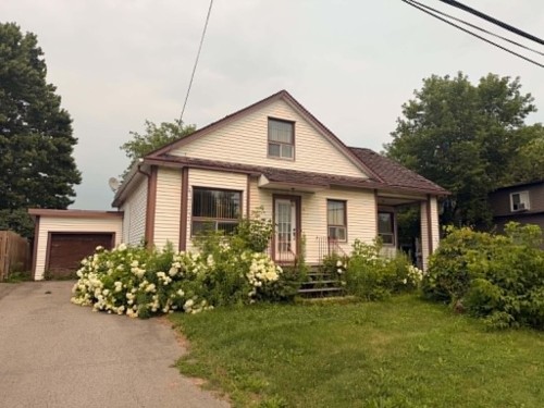 45 Rue Onulphe-Peltier  L'Épiphanie, QC J5X 3W7
