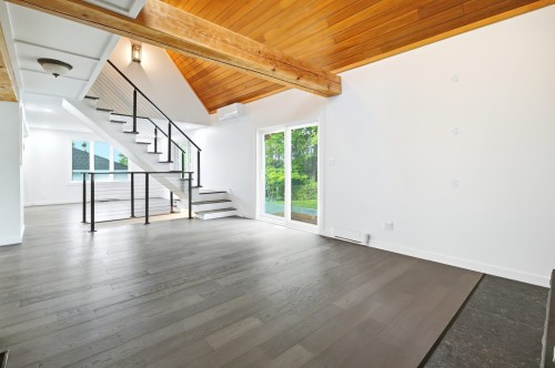 Salon - 821 Av. De La Rochelle, Alma, QC - Indoor Photo Showing Other Room