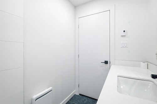 Salle de bains - 821 Av. De La Rochelle, Alma, QC - Indoor Photo Showing Other Room