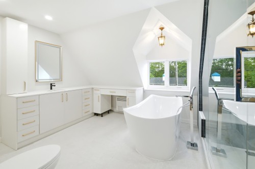Salle de bains attenante à la CCP - 821 Av. De La Rochelle, Alma, QC - Indoor Photo Showing Other Room