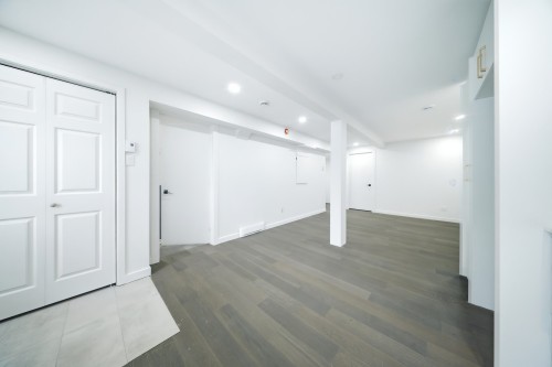 Salon - 821 Av. De La Rochelle, Alma, QC - Indoor Photo Showing Other Room