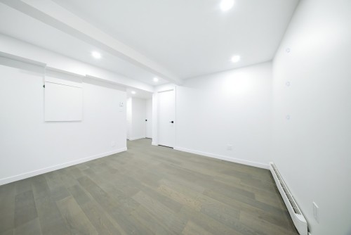 Salon - 821 Av. De La Rochelle, Alma, QC - Indoor Photo Showing Other Room