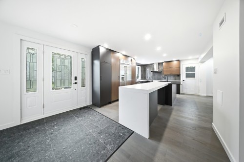 Hall d'entrée/Vestibule - 821 Av. De La Rochelle, Alma, QC - Indoor Photo Showing Kitchen