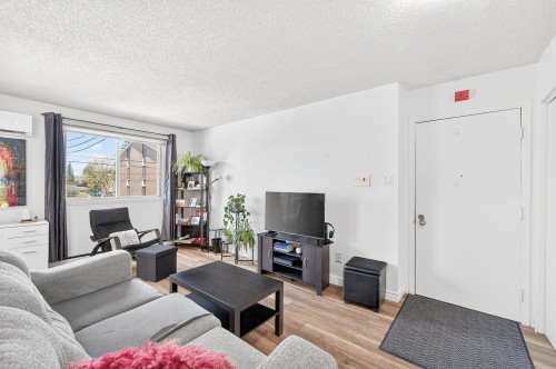 Dwelling - 725 Rue De Boucherville, Drummondville, QC - Indoor Photo Showing Living Room