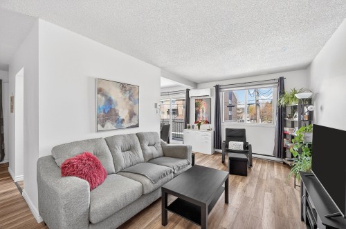 Dwelling - 725 Rue De Boucherville, Drummondville, QC - Indoor Photo Showing Living Room