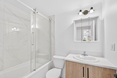 Dwelling - 725 Rue De Boucherville, Drummondville, QC - Indoor Photo Showing Bathroom