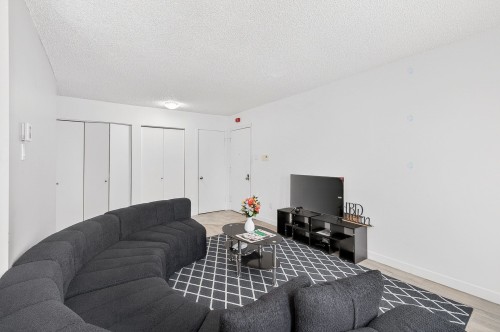 Dwelling - 725 Rue De Boucherville, Drummondville, QC - Indoor Photo Showing Living Room