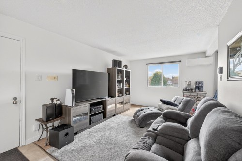 Dwelling - 745 Rue De Boucherville, Drummondville, QC - Indoor Photo Showing Living Room