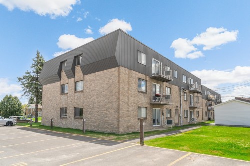Front of Structure - 745 Rue De Boucherville, Drummondville, QC - Outdoor