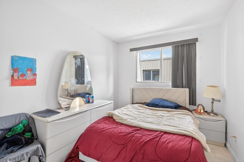 Dwelling - 735 Rue De Boucherville, Drummondville, QC - Indoor Photo Showing Bedroom