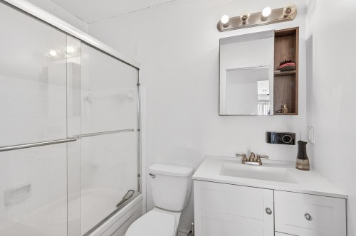 Dwelling - 735 Rue De Boucherville, Drummondville, QC - Indoor Photo Showing Bathroom
