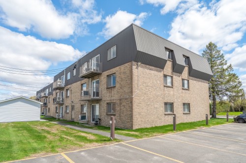 Front of Structure - 735 Rue De Boucherville, Drummondville, QC - Outdoor