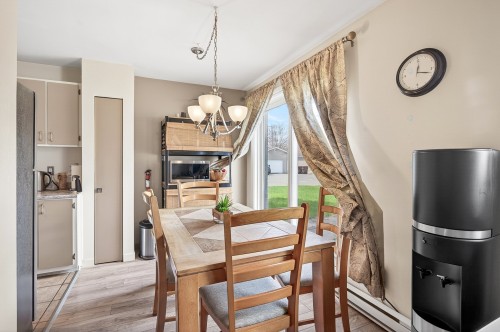 Dwelling - 755 Rue De Boucherville, Drummondville, QC - Indoor Photo Showing Dining Room