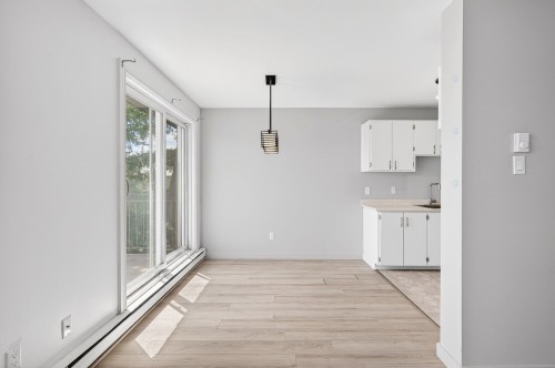Dwelling - 755 Rue De Boucherville, Drummondville, QC - Indoor Photo Showing Other Room