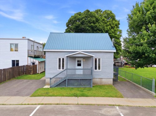 Front of Structure - 247 Rue Versailles, Roxton Falls, QC - Outdoor With Deck Patio Veranda