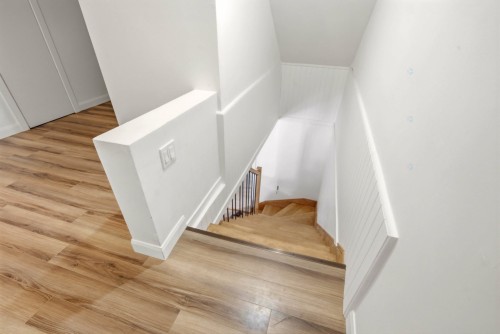 Staircase - 247 Rue Versailles, Roxton Falls, QC - Indoor Photo Showing Other Room