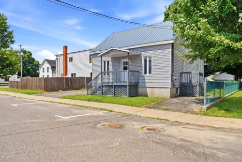 Front of Structure - 247 Rue Versailles, Roxton Falls, QC - Outdoor