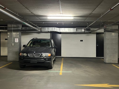 Garage - Ph3802-1155 Rue De La Montagne, Montréal (Ville-Marie), QC - Indoor Photo Showing Garage