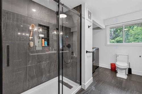 Bathroom - 181 Rue Principale, Brownsburg-Chatham, QC - Indoor Photo Showing Bathroom