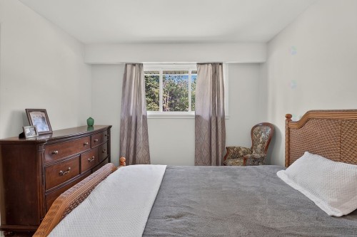 Bedroom - 181 Rue Principale, Brownsburg-Chatham, QC - Indoor Photo Showing Bedroom