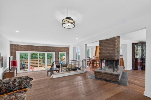 Overall view - 181 Rue Principale, Brownsburg-Chatham, QC - Indoor With Fireplace