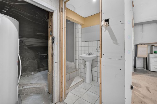 Bathroom - 181 Rue Principale, Brownsburg-Chatham, QC - Indoor