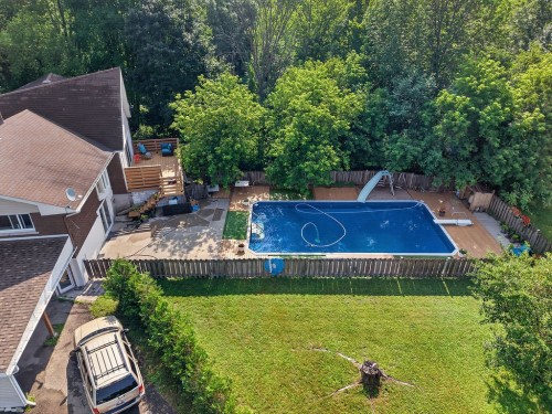 Courtyard - 181 Rue Principale, Brownsburg-Chatham, QC - Outdoor