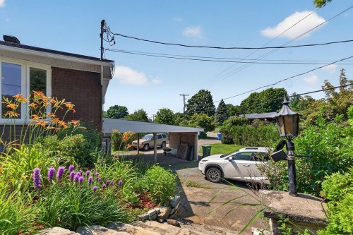 Parking - 181 Rue Principale, Brownsburg-Chatham, QC - Outdoor