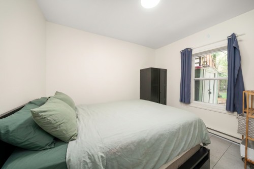Bedroom - 4452 Rue Rivard, Montréal (Le Plateau-Mont-Royal), QC - Indoor Photo Showing Bedroom