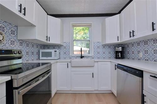 416 Lyle St, Winnipeg, MB - Indoor Photo Showing Kitchen With Stainless Steel Kitchen With Upgraded Kitchen