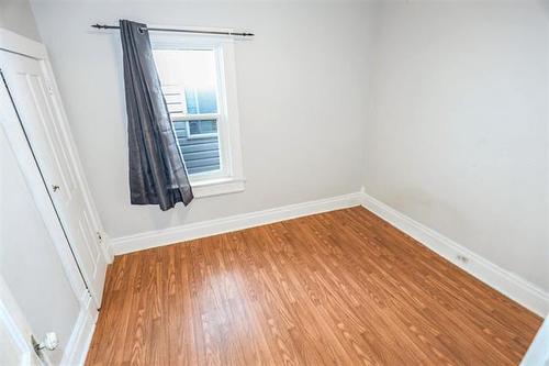 741 Stella Ave, Winnipeg, MB - Indoor Photo Showing Other Room