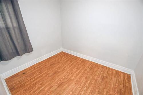 741 Stella Ave, Winnipeg, MB - Indoor Photo Showing Other Room