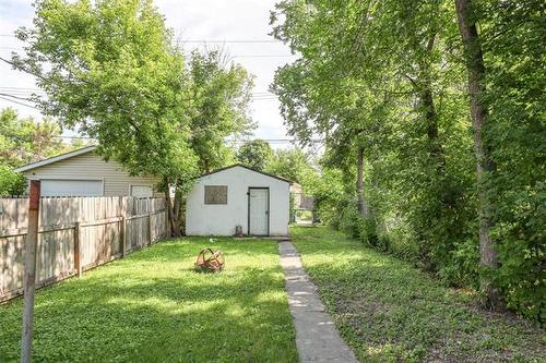 741 Stella Ave, Winnipeg, MB - Outdoor
