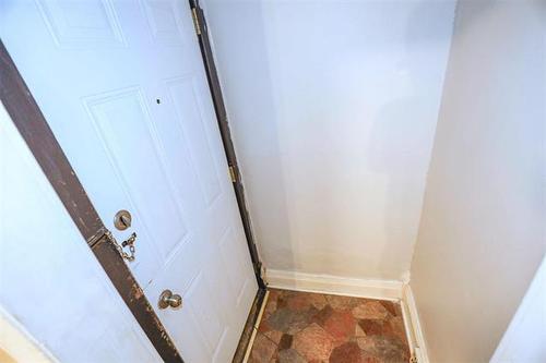 741 Stella Ave, Winnipeg, MB - Indoor Photo Showing Other Room