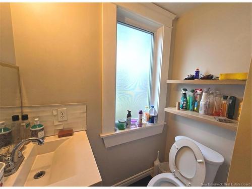 354 Cameron St, Moncton, NB - Indoor Photo Showing Bathroom