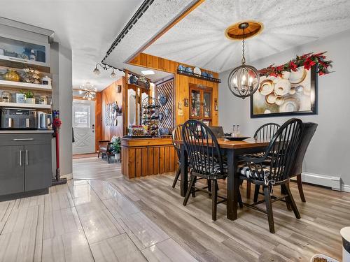 16 Rogers Avenue, Amherst, NS - Indoor Photo Showing Dining Room