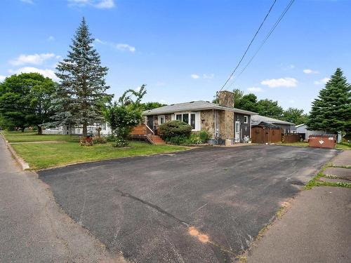 16 Rogers Avenue, Amherst, NS - Outdoor