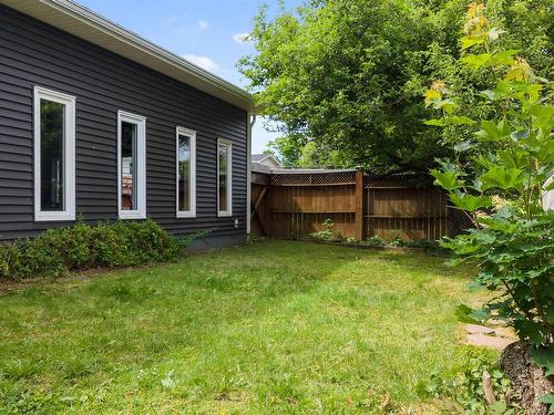 16 Rogers Avenue, Amherst, NS - Outdoor
