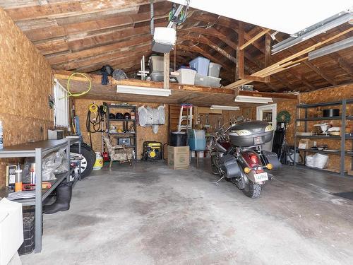 12 Central Avenue, Amherst, NS - Indoor Photo Showing Garage