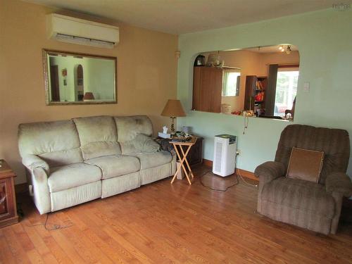 7 Circle Drive, Lake Echo, NS - Indoor Photo Showing Living Room