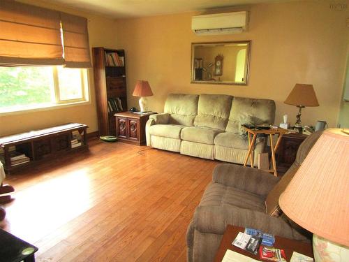 7 Circle Drive, Lake Echo, NS - Indoor Photo Showing Living Room