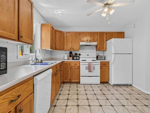 38 Ridgecrest Drive, Bridgewater, NS - Indoor Photo Showing Kitchen