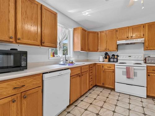 38 Ridgecrest Drive, Bridgewater, NS - Indoor Photo Showing Kitchen With Double Sink