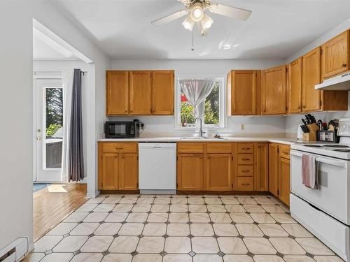 38 Ridgecrest Drive, Bridgewater, NS - Indoor Photo Showing Kitchen With Double Sink