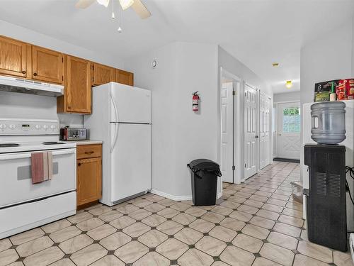 38 Ridgecrest Drive, Bridgewater, NS - Indoor Photo Showing Kitchen