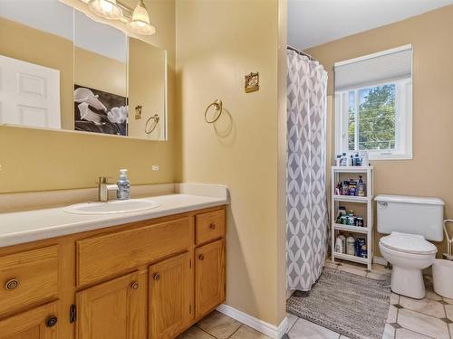 38 Ridgecrest Drive, Bridgewater, NS - Indoor Photo Showing Bathroom