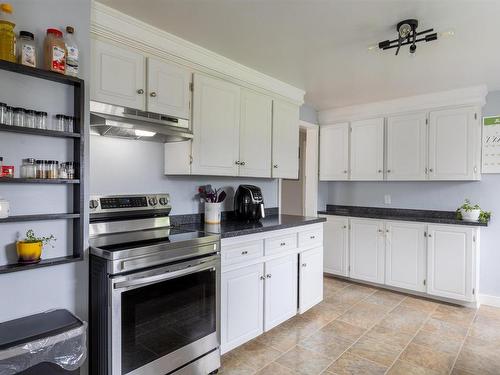 69 King Street, Yarmouth, NS - Indoor Photo Showing Kitchen
